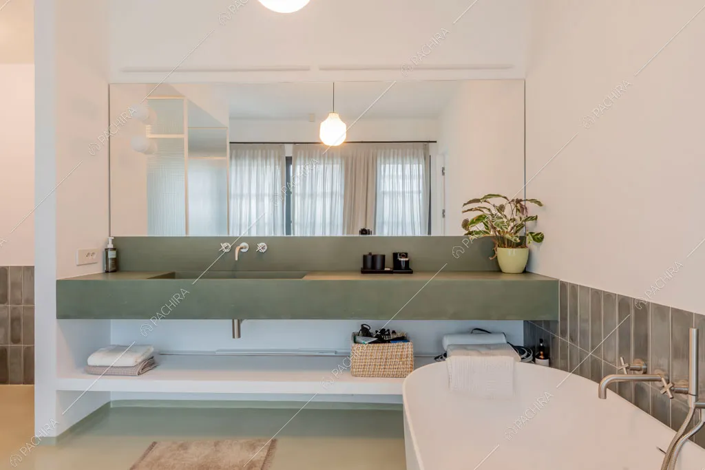 Bagno del loft Tigri, location in stile contemporaneo a Milano
