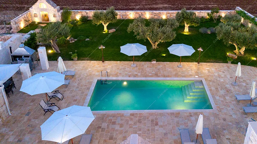 Esterni della masseria Khamsin, location in stile rustico a Taranto