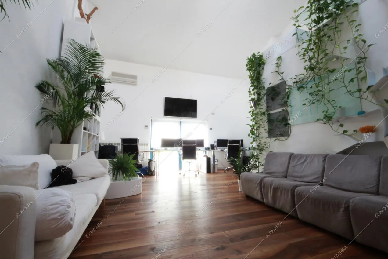 Studio sul soppalco, pavimento in parquet