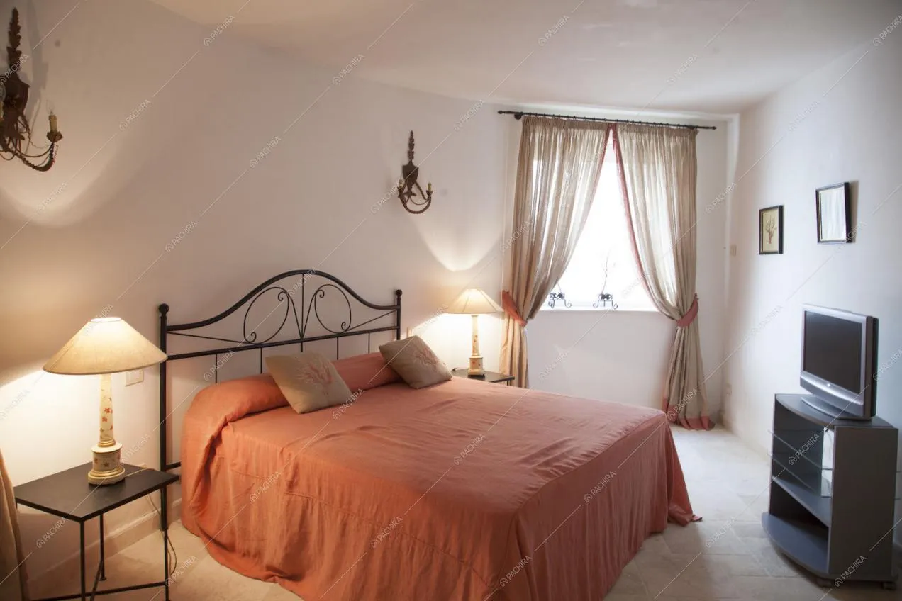 Camera da letto con televisore