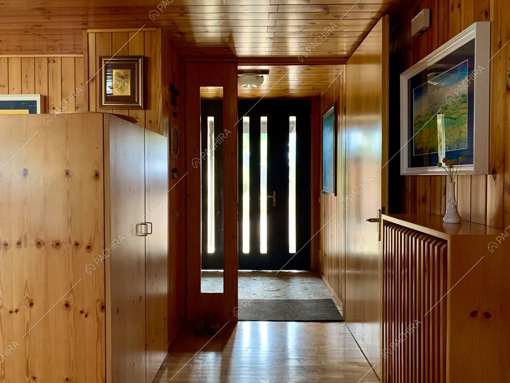 Corridoio dello chalet Bulbine, location in stile moderno a Belluno