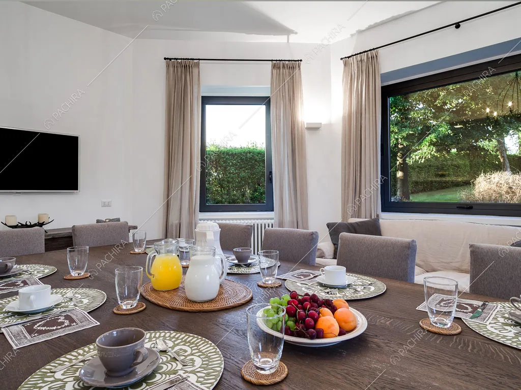 Sala da pranzo della villa Kunzite, location in stile moderno a Roma