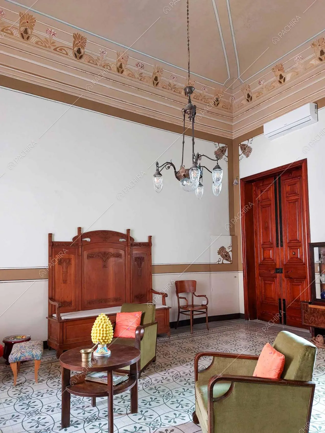 Sala dell'appartamento Ebro, location in stile liberty a Lecce