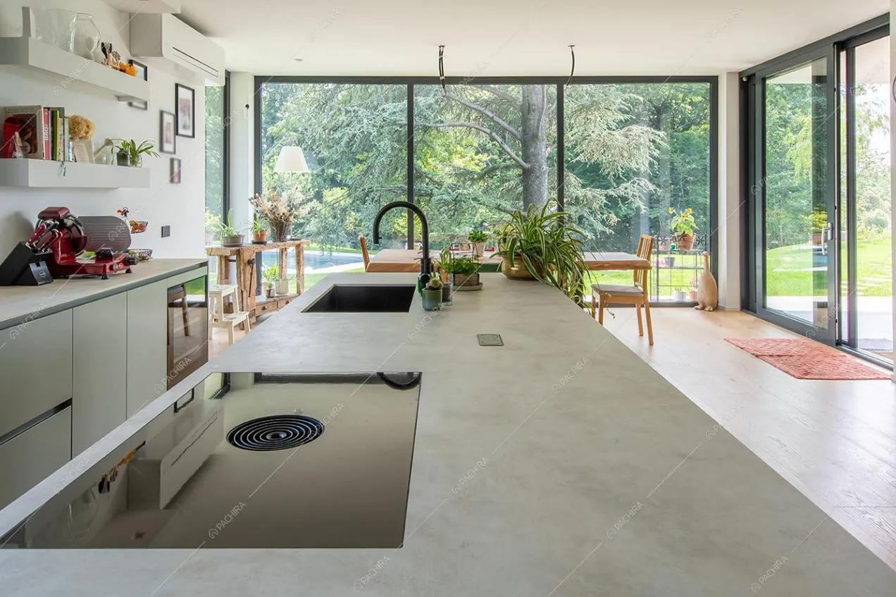 Cucina della villa Ladone, location in stile moderno a Lecco