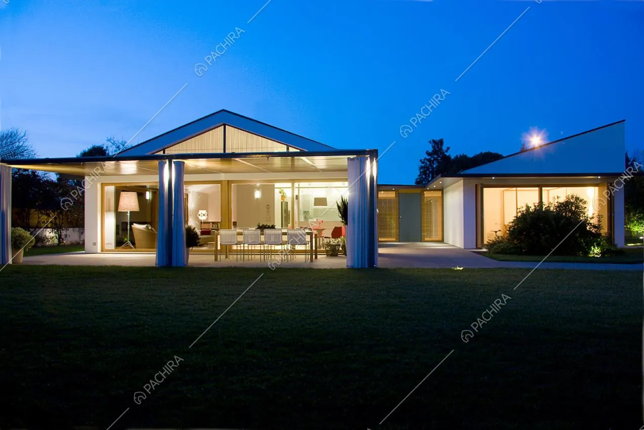 Vista notturna su Villa Fatsia