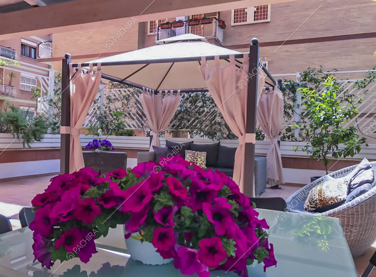Vista del gazebo in terrazza
