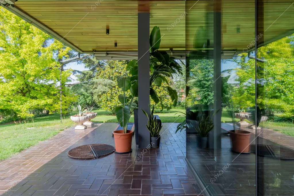 Veranda della villa Biotite, location in stile moderno a Verona