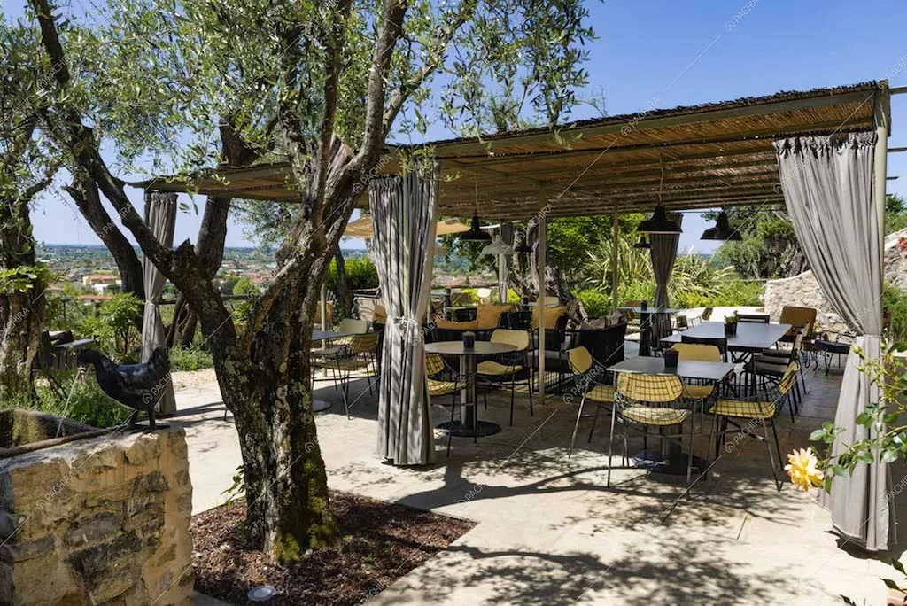 Gli esterni della villa in stile moderno