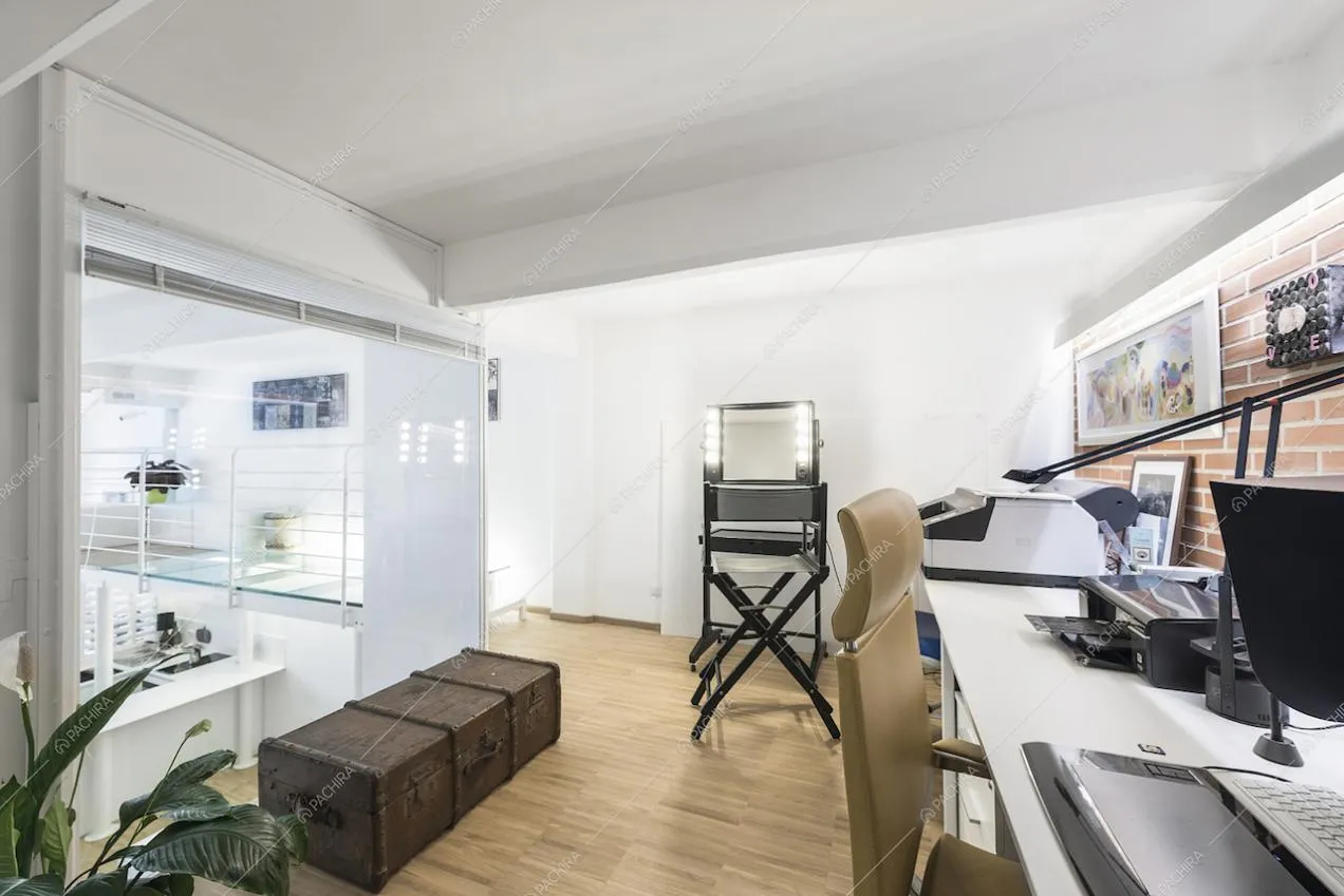 Lo studio del loft moderno a Roma