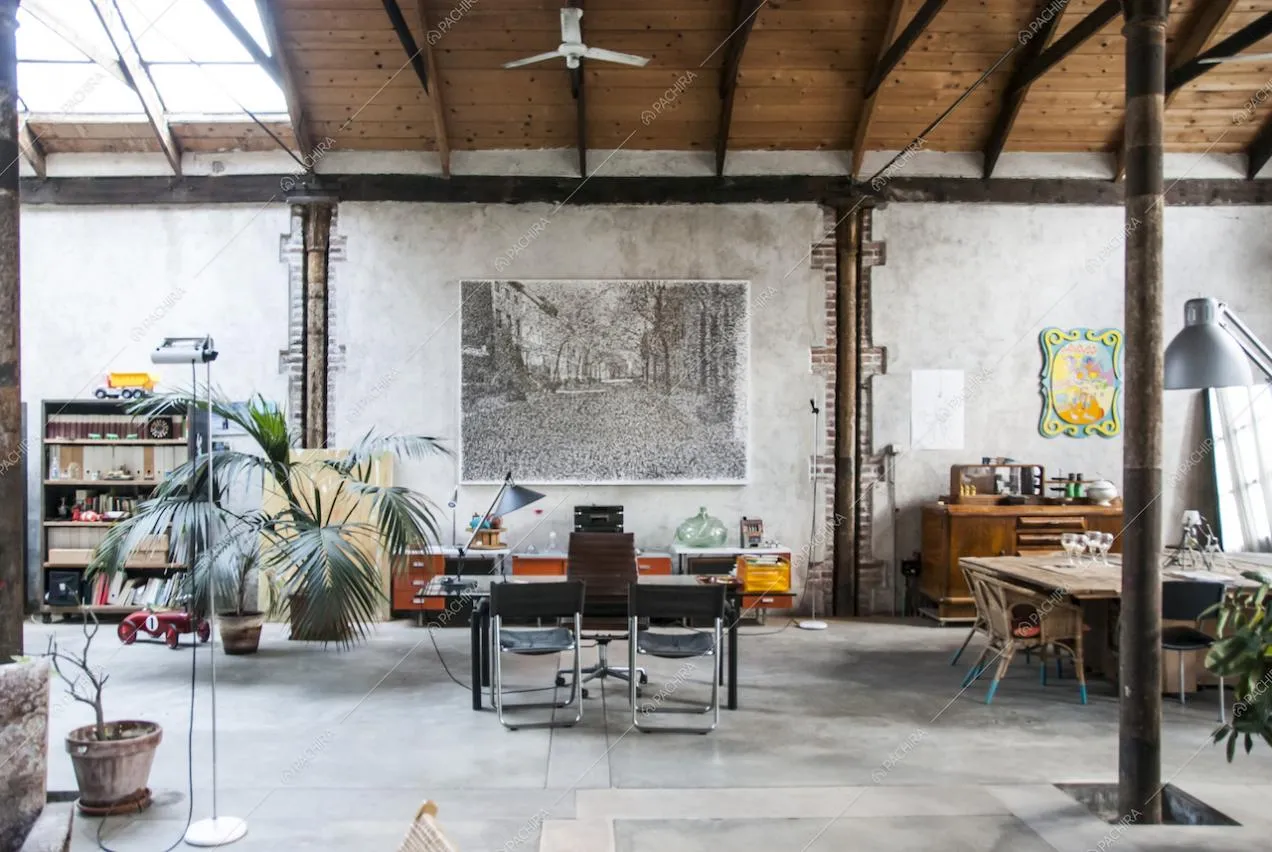 Lo studio in stile industriale della Location Romice