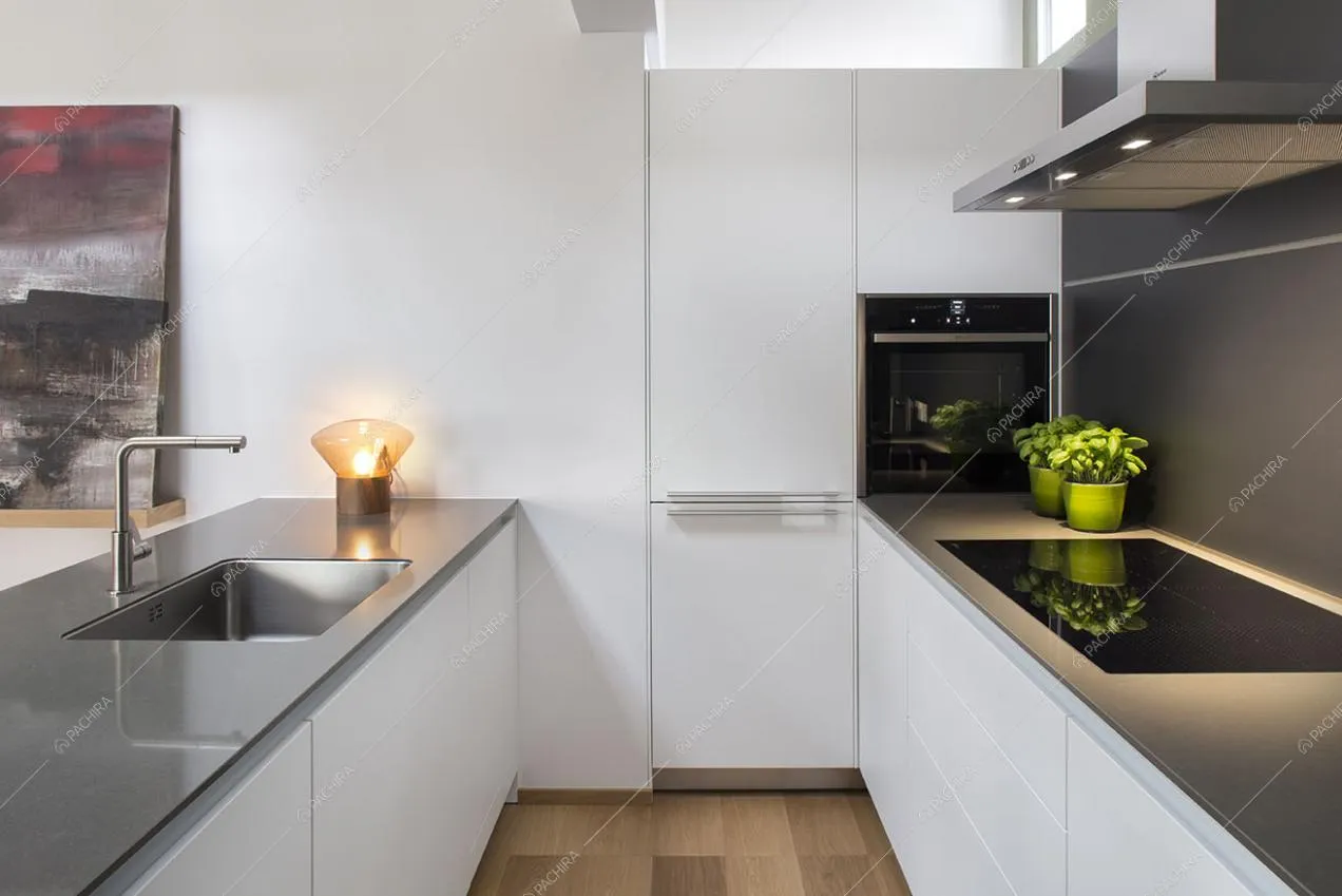 La cucina con fornelli a induzione