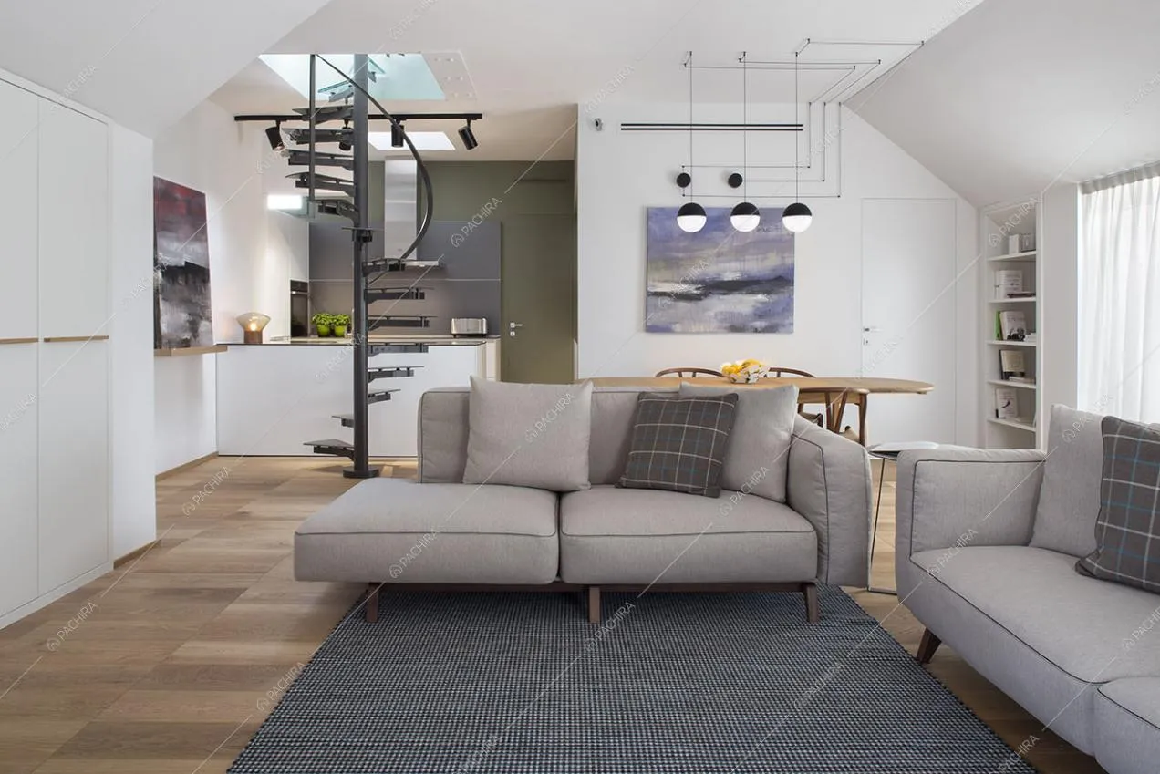 Living di attico moderno a Milano