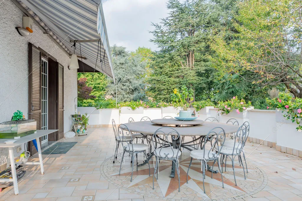 Terrazza della villa Ararat, location in stile classico a Milano