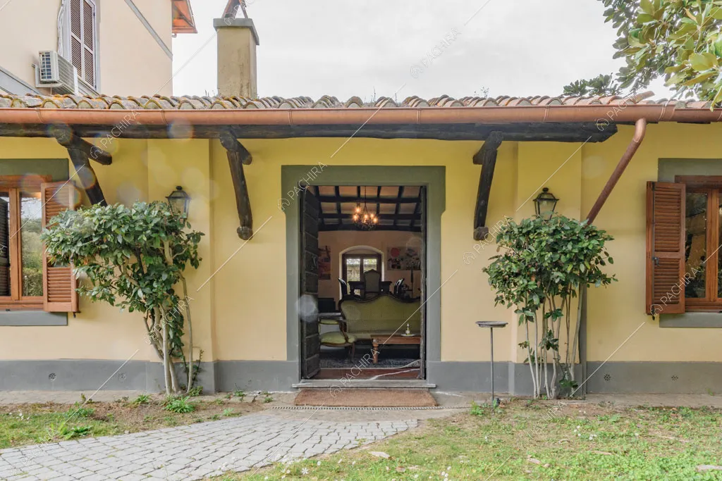 Esterni della villa Ebridi, location in stile rustico a Roma