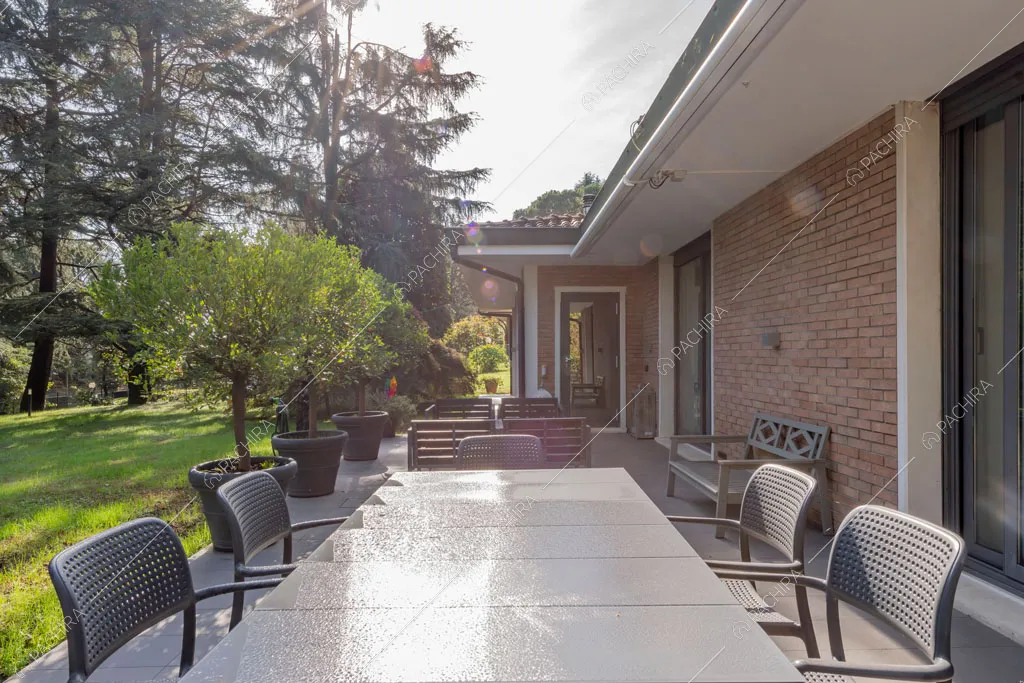 Giardino della villa Darling, location in stile contemporaneo a Monza