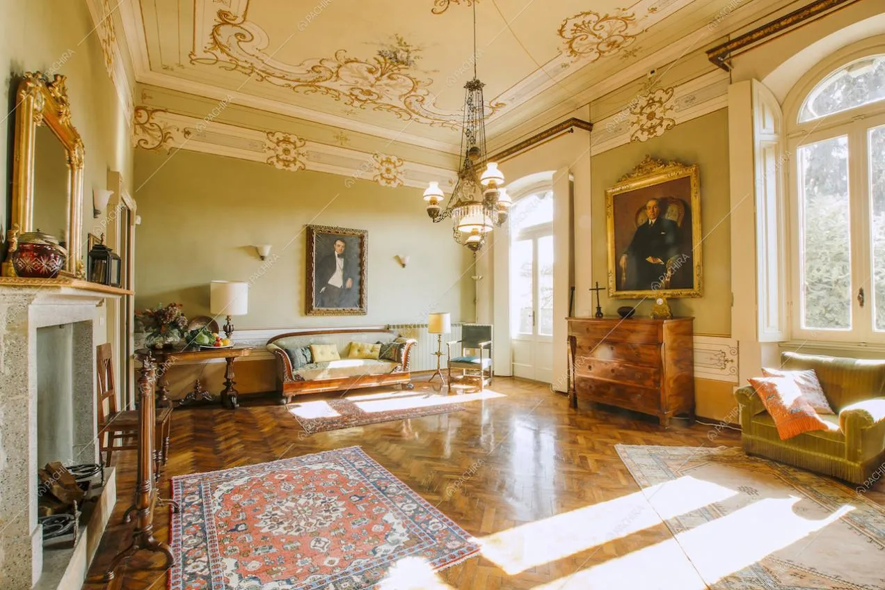 Soffitti affrescati e elegante parquet in questa Dimora storica