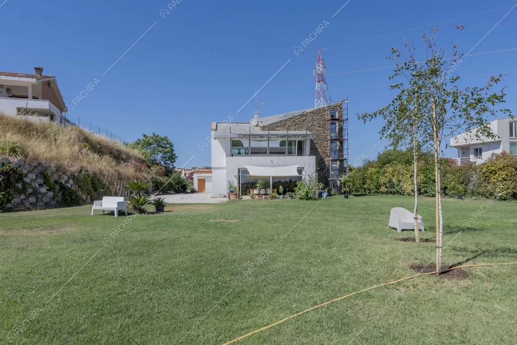 Giardino della villa Arafura, location in stile contemporaneo a Roma