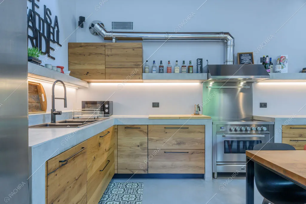 Cucina a parete della villa Aral, location in stile contemporaneo a Monza