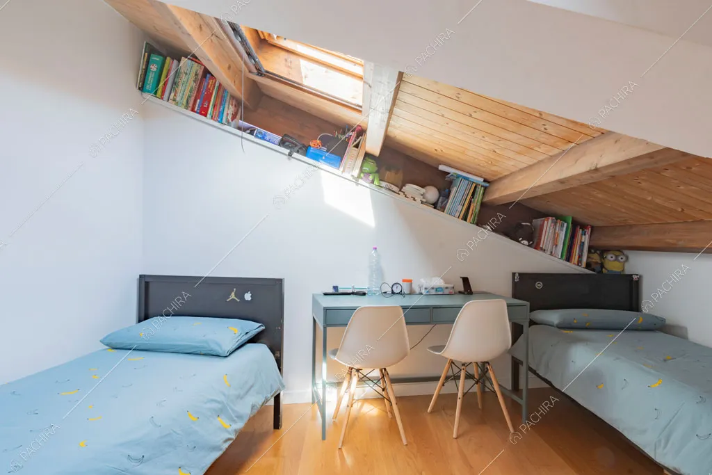Camera con letti singoli della villa Matico, location in stile contemporaneo a Roma