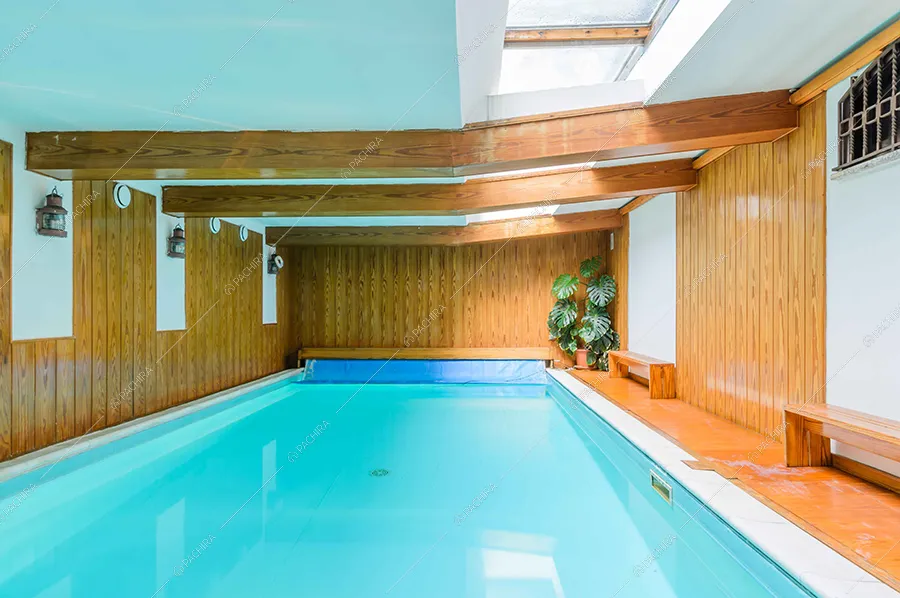Piscina della villa Mekong, location in stile classico a Varese