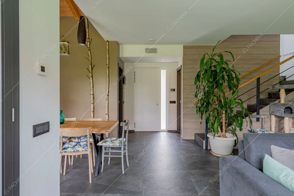 Zona living della villa Galena, location in stile contemporaneo a Monza