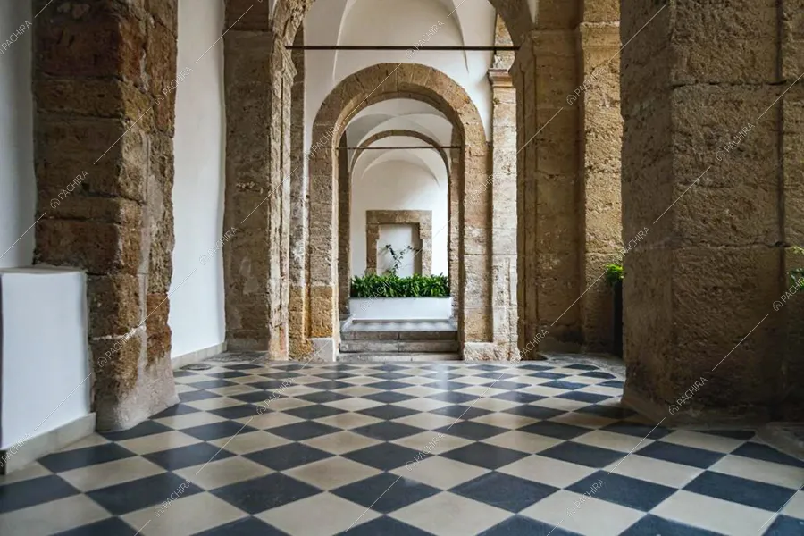 Porticato della dimora storica Chukchi, location in stile contemporaneo a Palermo