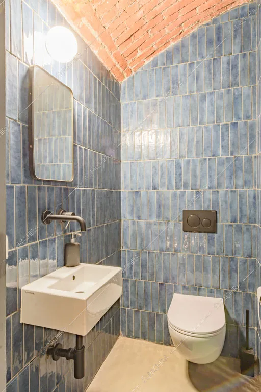 Bagno del loft Unakite, location in stile moderno a Milano
