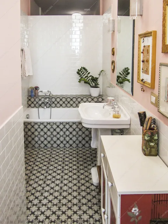 Bagno in stile vintage con cementine