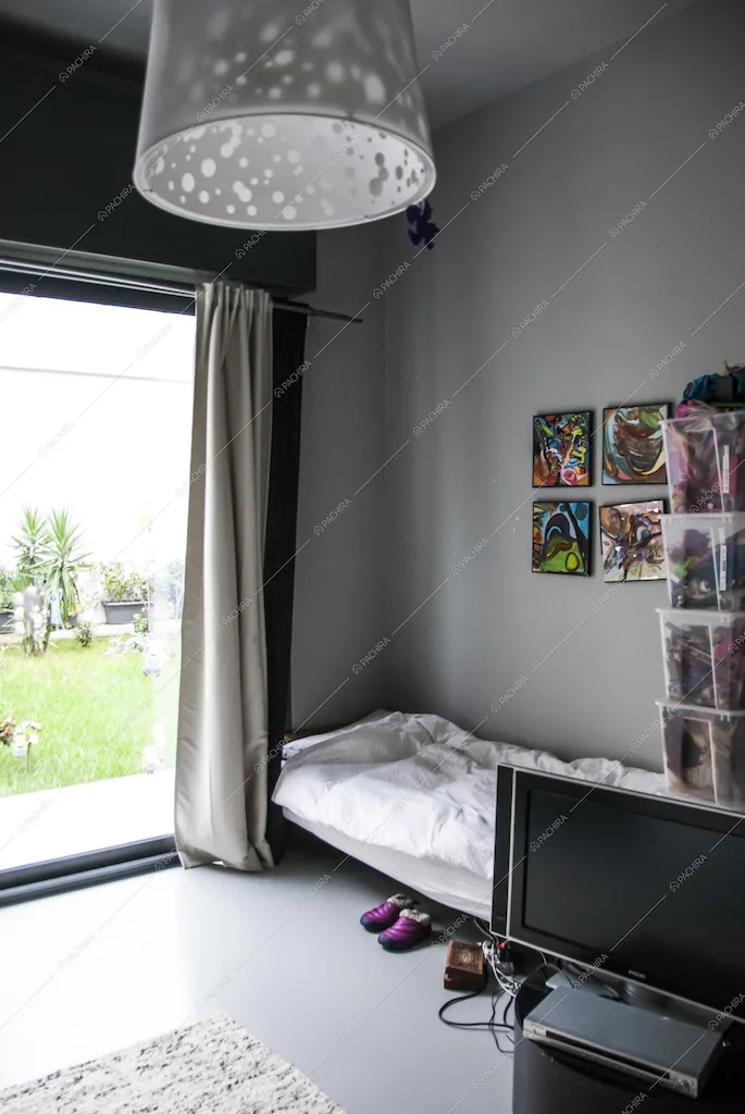 La cameretta dei bambini con vista sul giardino interno