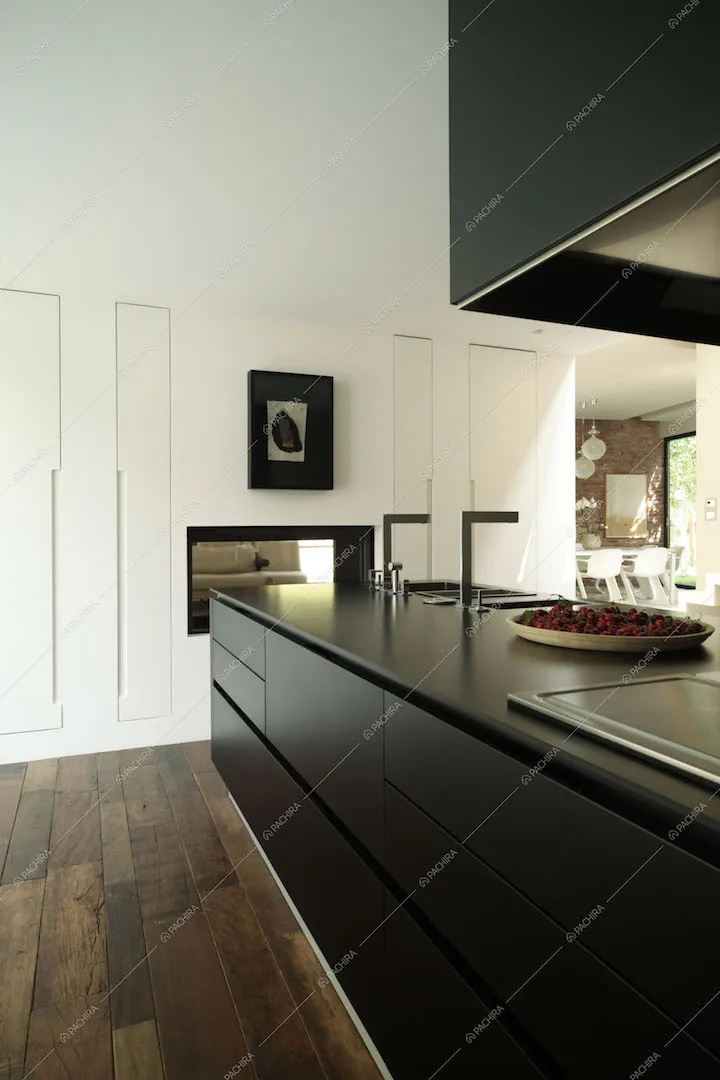 Cucina con isola nera