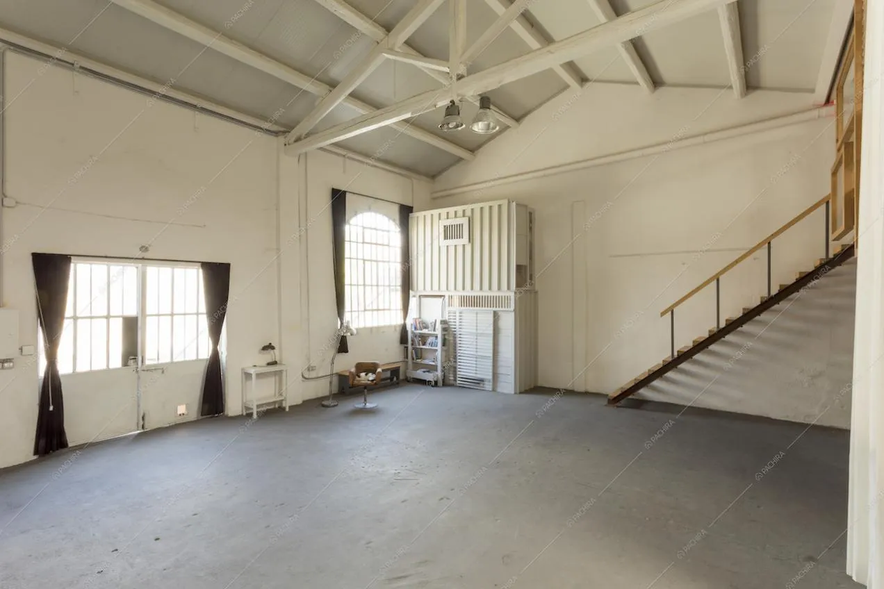 Salone industriale loft Ligustro