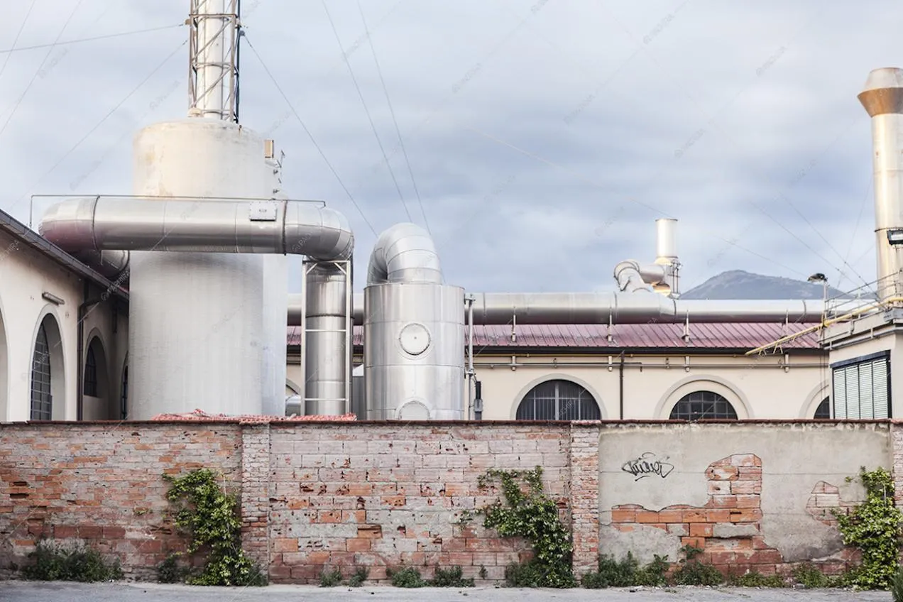 Gli esterni industriali della location