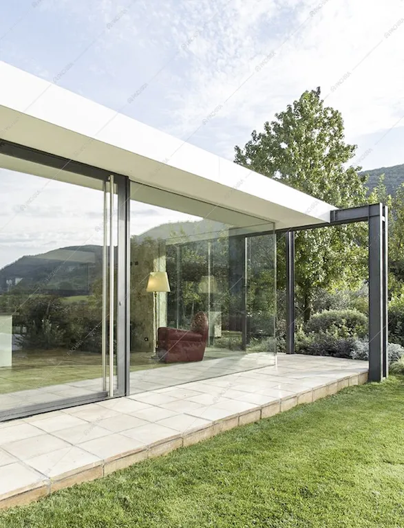 Le vetrate della villa