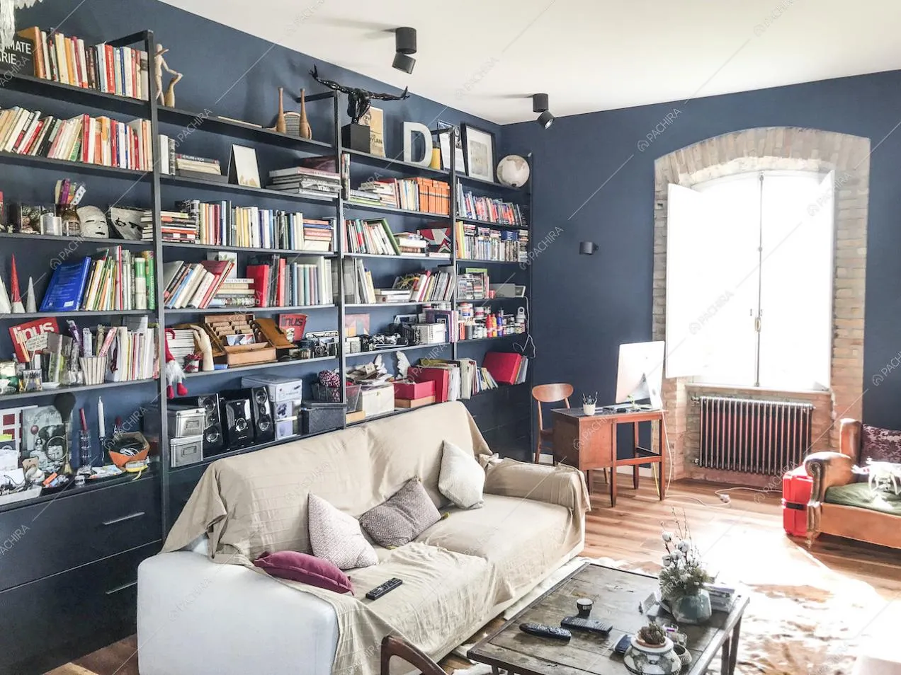 La libreria della Location Rovo