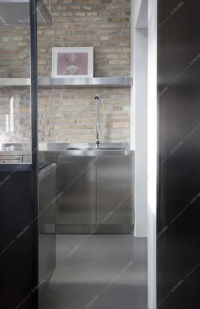 Cucina dell'appartamento Rovo a Roma