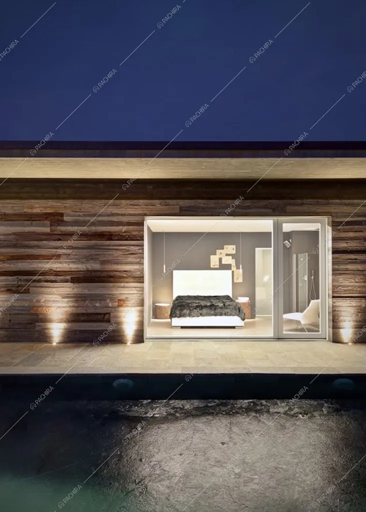 La piscina e l'illuminazione della camera da letto