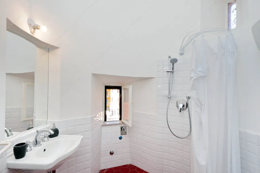 Il bagno bianco della Location Tormentilla