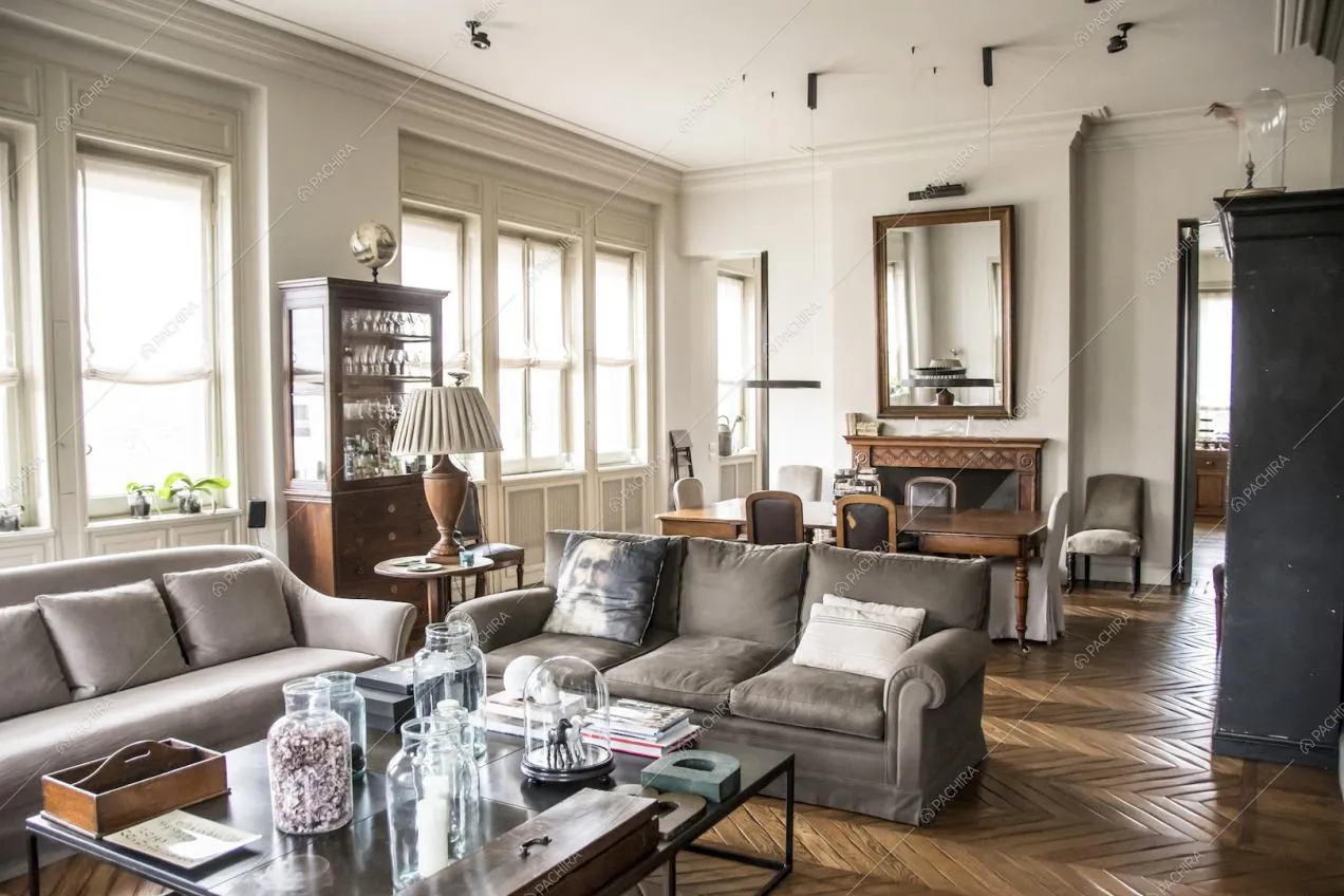 Living contemporaneo di questo appartamento a Milano