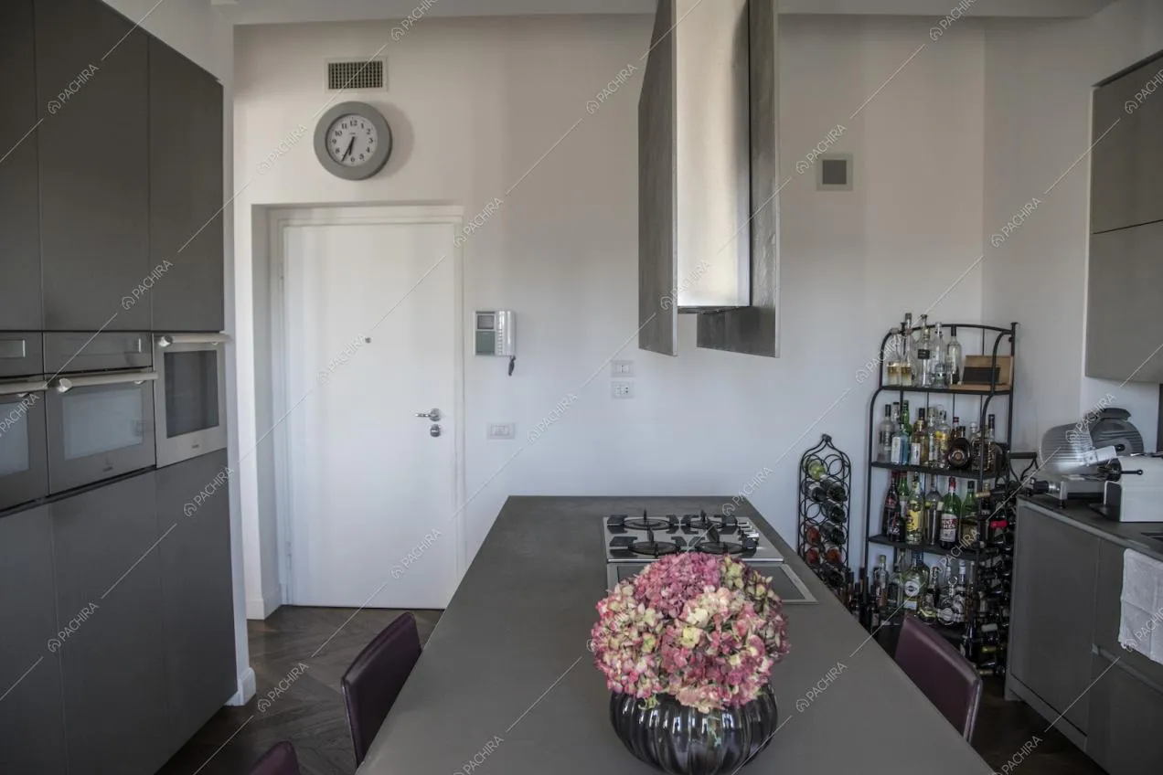 La cucina con penisola della Location Lime