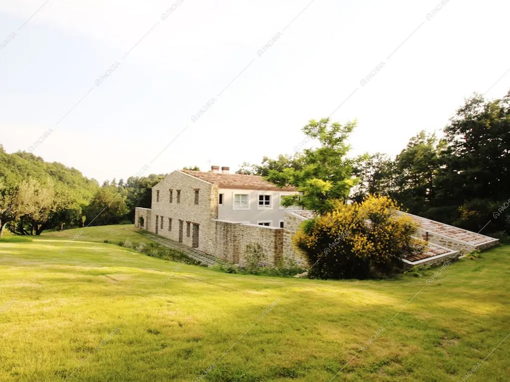 Il parco che circonda la Villa Rovere in Provincia di Perugia