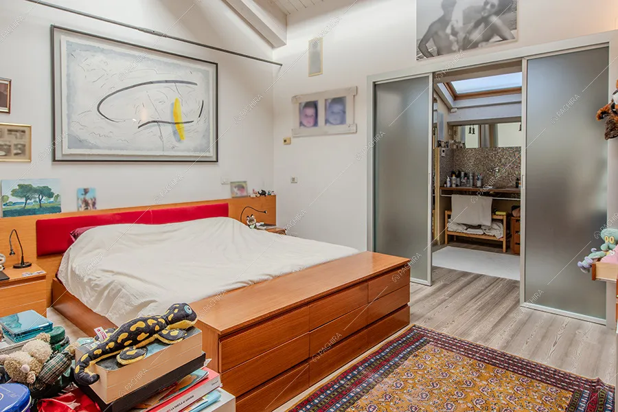 Camera da letto del loft Fittonia, location in stile contemporaneo a Milano