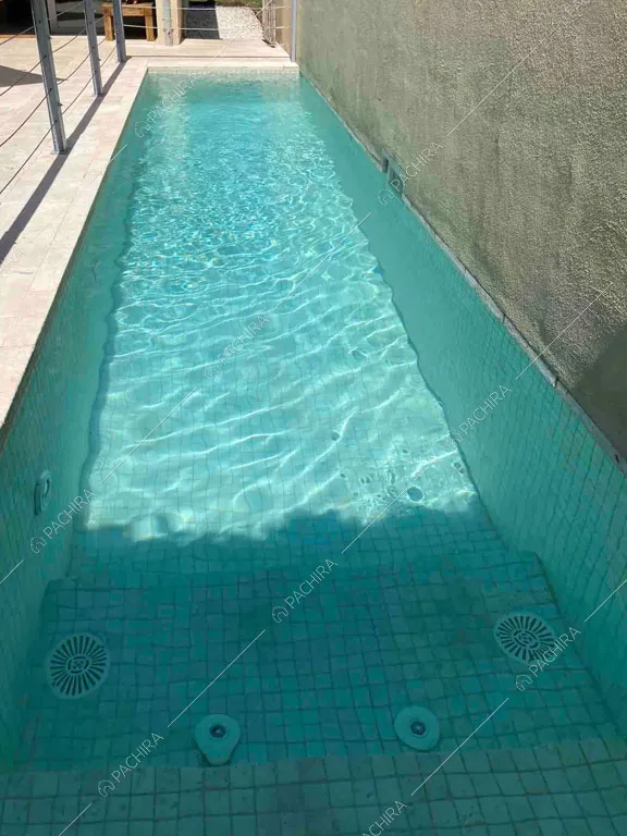 Piscina della villa Giba, location in stile moderno a Latina