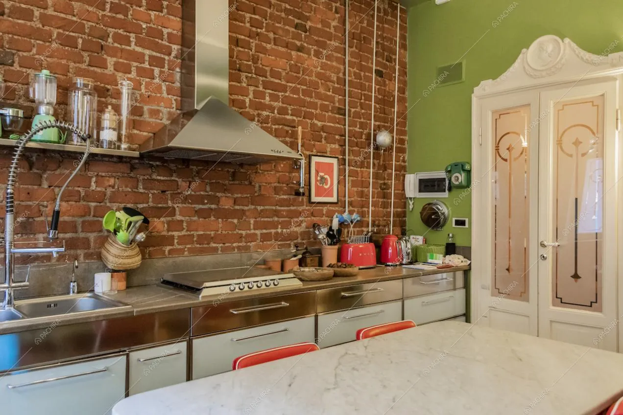Cucina della villa Curcuma, location in stile contemporaneo a Milano