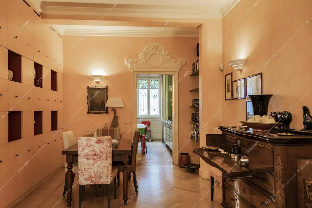 Sala da pranzo della villa Curcuma, location in stile contemporaneo a Milano