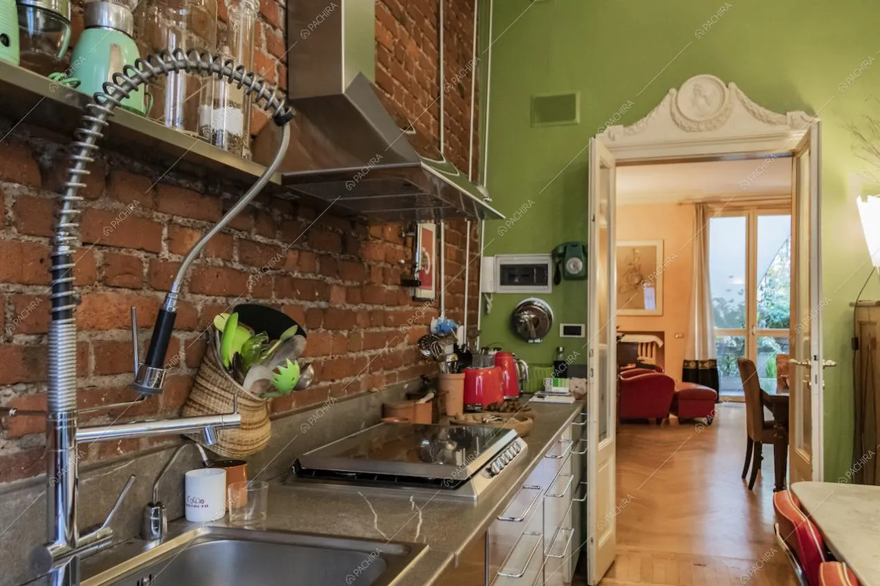 Cucina della villa Curcuma, location in stile contemporaneo a Milano