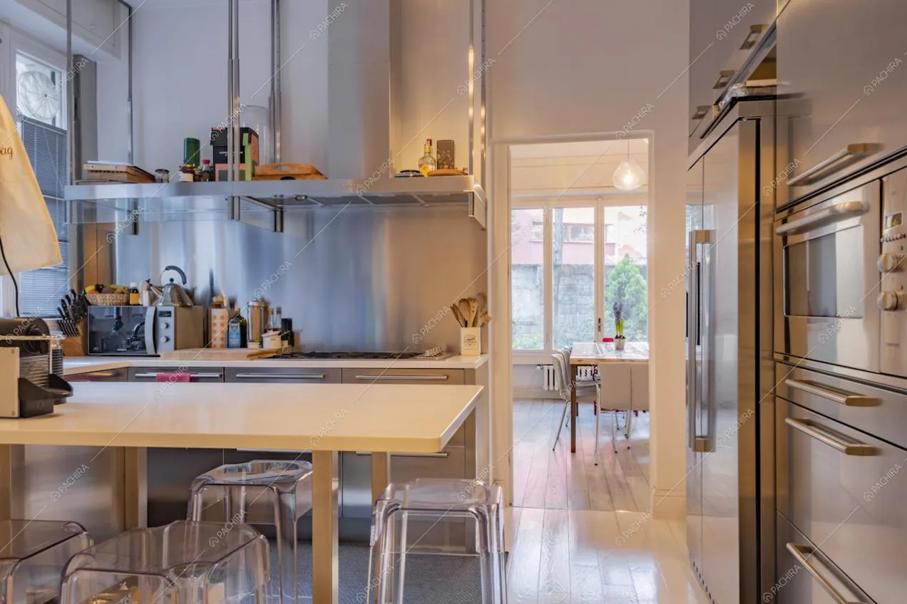 La cucina a parete in stile contemporaneo