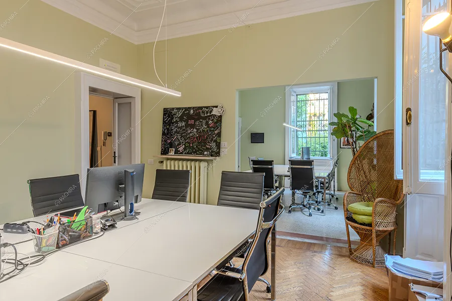 Ufficio della villa Guadarella, location in stile contemporaneo a Milano