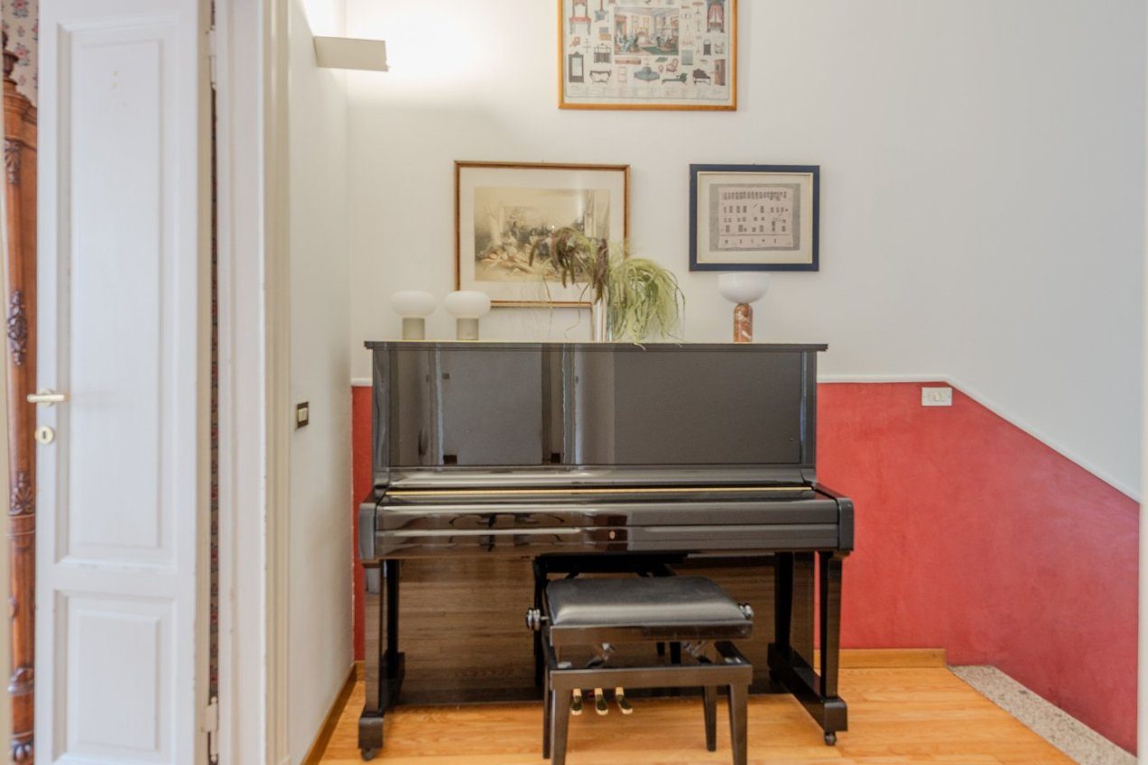 Pianerottolo della villa Ginestrella, location per shooting a Milano
