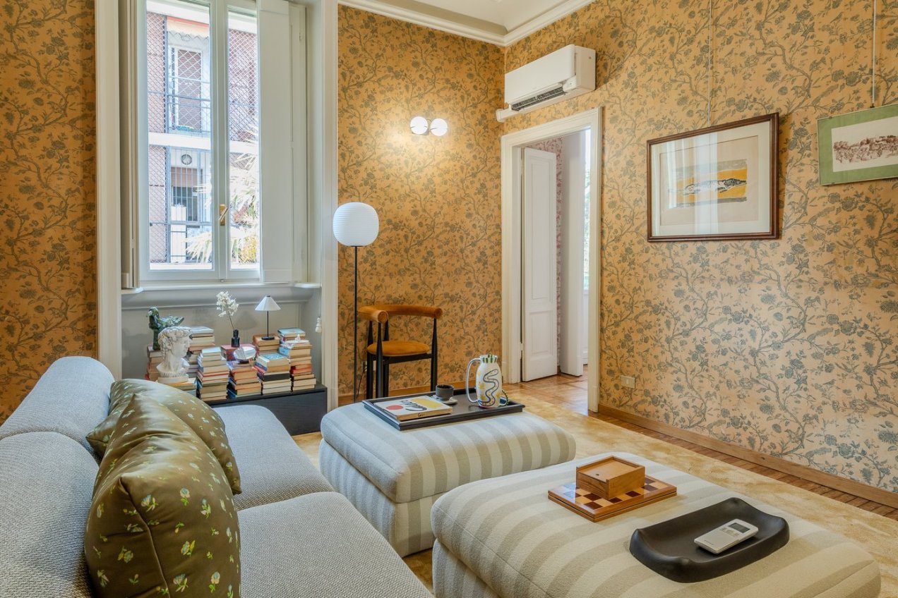 Salotto della villa Ginestrella, location moderna per shooting a Milano