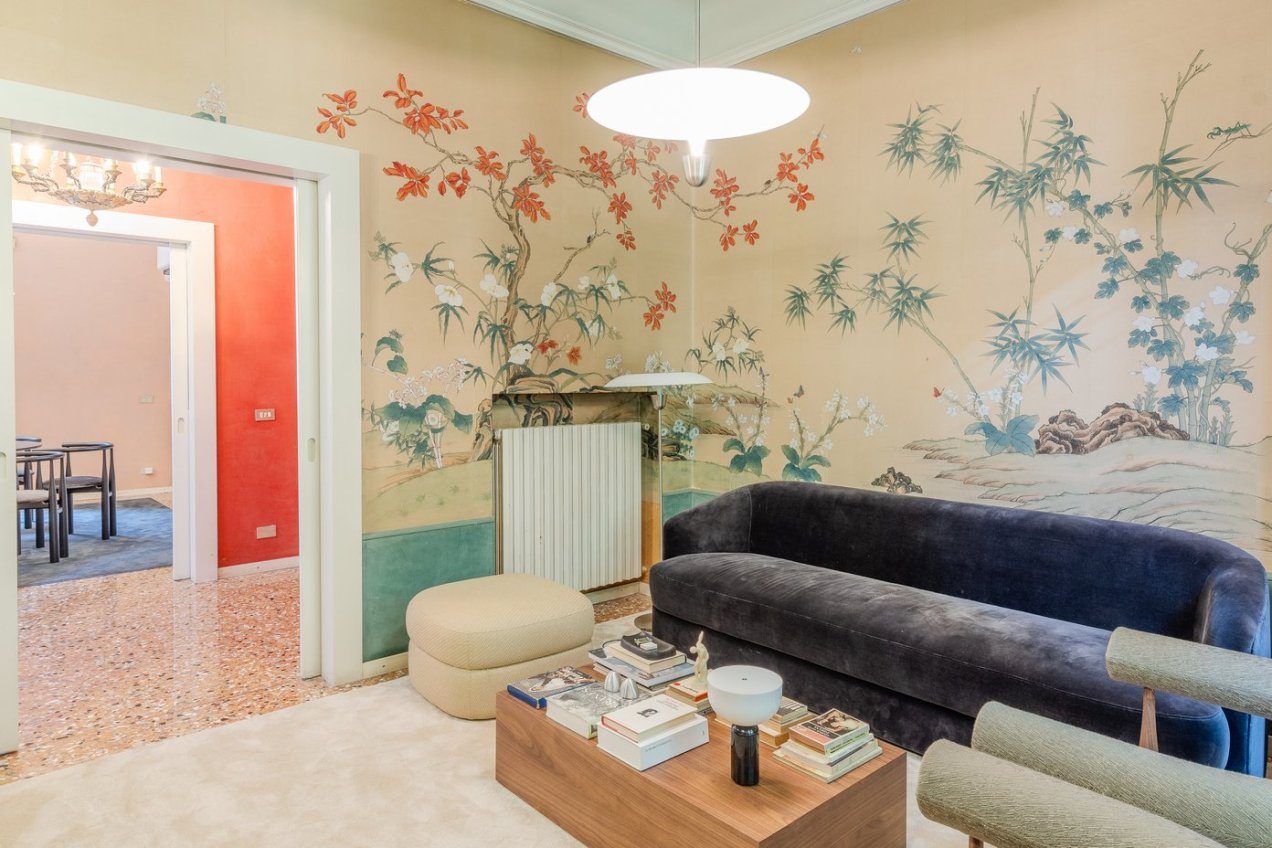 Salotto della villa Ginestrella, location moderna per shooting a Milano